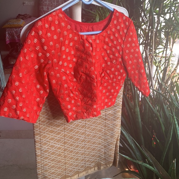 Other - NWOT: ELEGANT BEIGE CHANDERI SAREE WITH GOLDEN BORDER. with unstitched blouse.